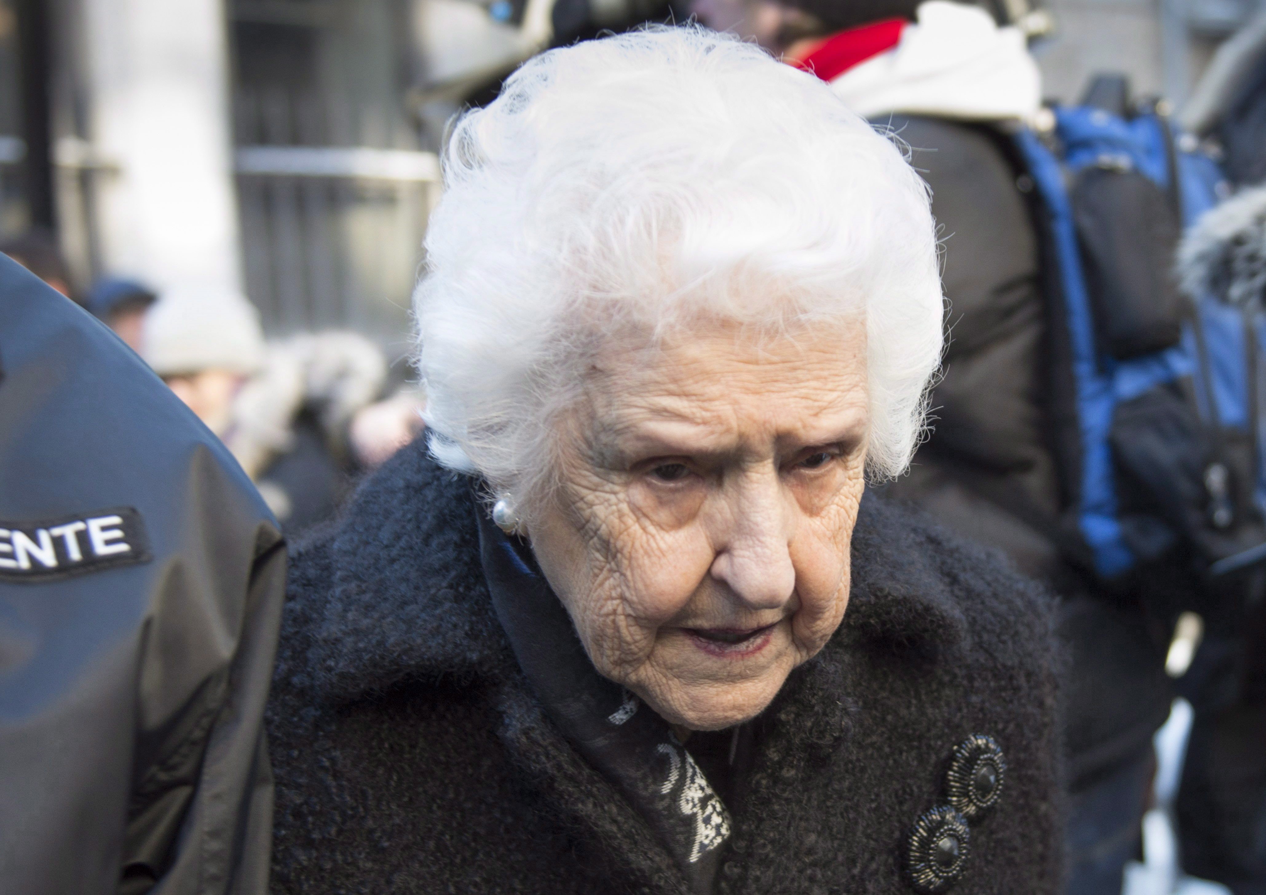 Мама дион. Селин дион евровидение 1988. Maman dion. Селин дион болезнь. Мать селин дион.