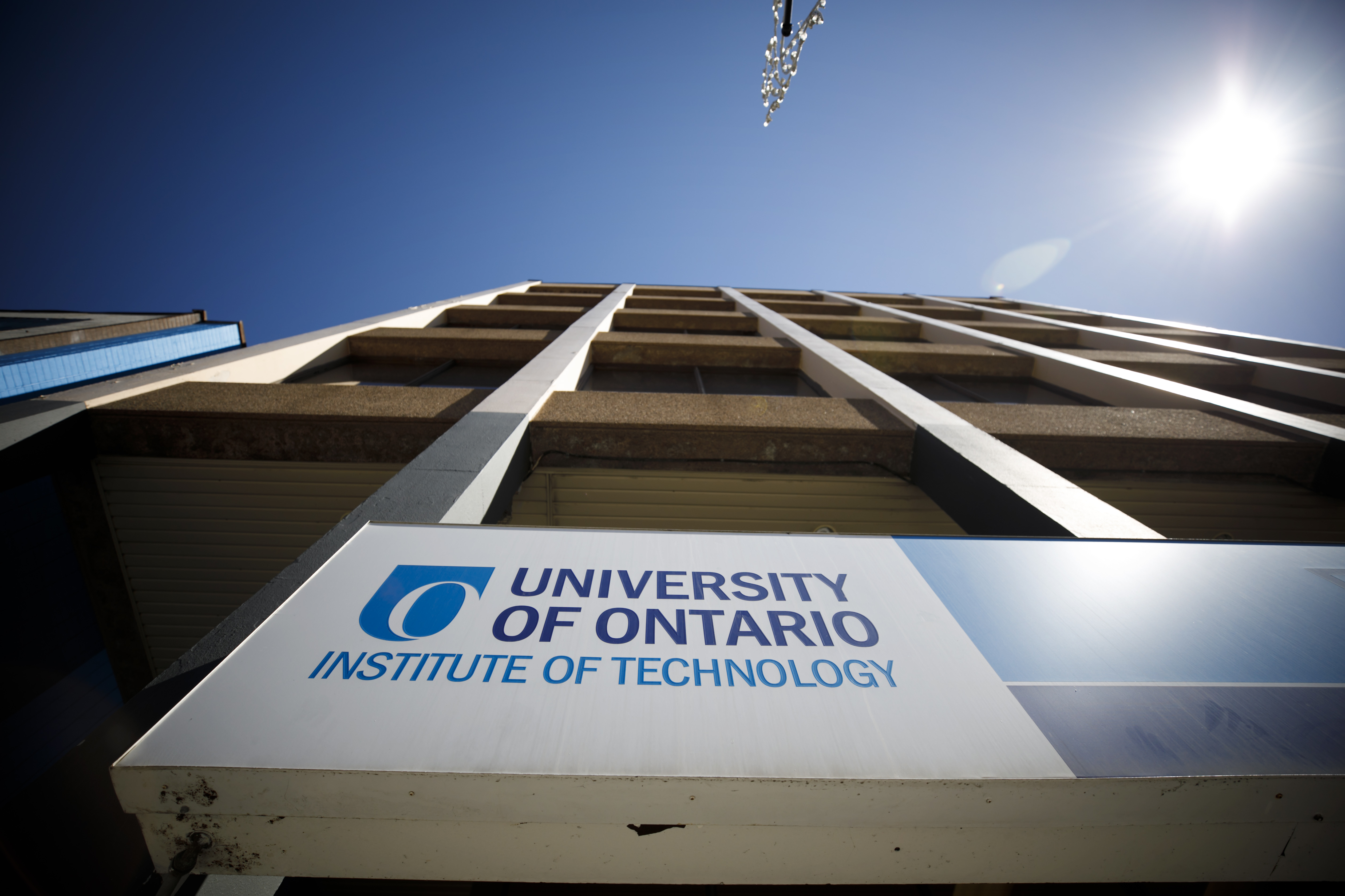 Uoit Logo