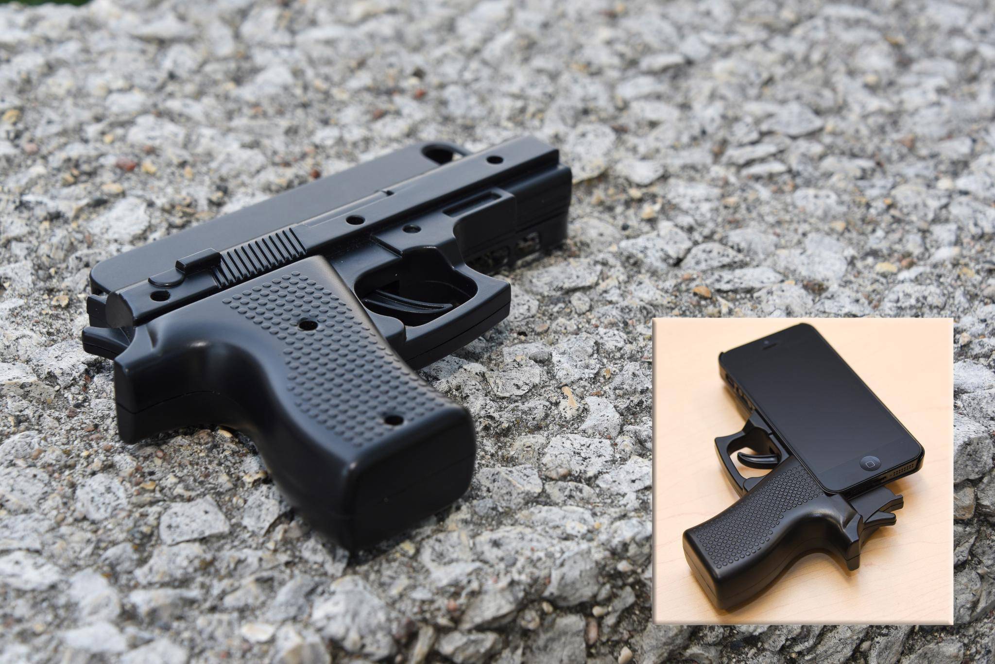 RCMP called to Manitoba beach after gun-shaped iPhone case causes alarm -  The Globe and Mail