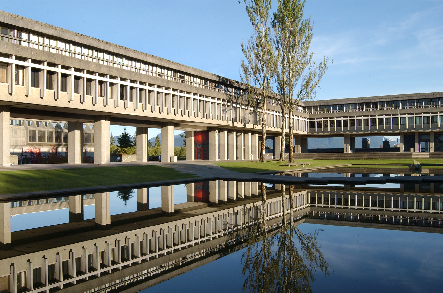 A history of modern Canadian architecture, from the