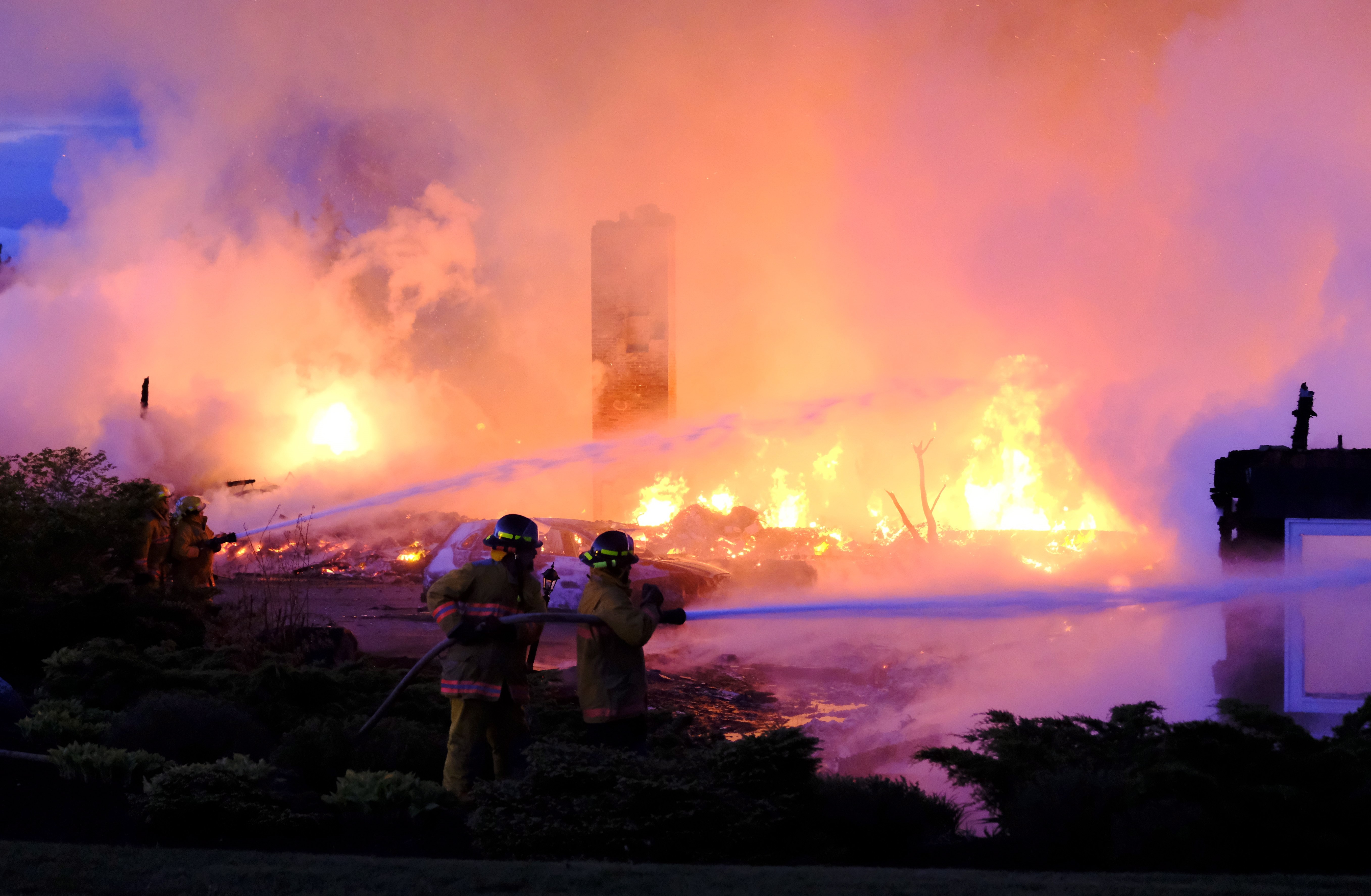 【wwk】Room fire Devastating' fire destroys main lodge at historic Cape Breton inn